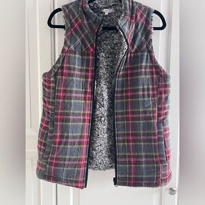 Maurice’s vest sz M